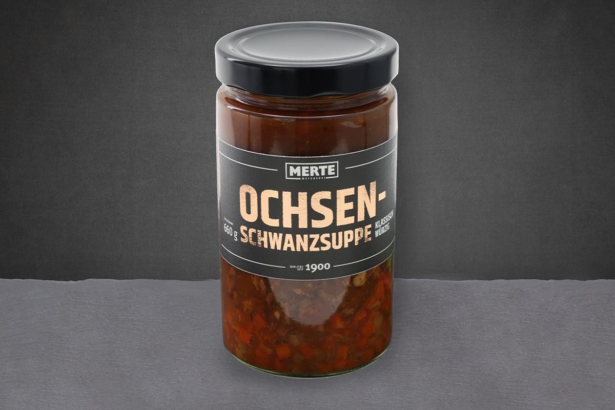 Ochsenschwanz
-suppe mit Fleischeinlage